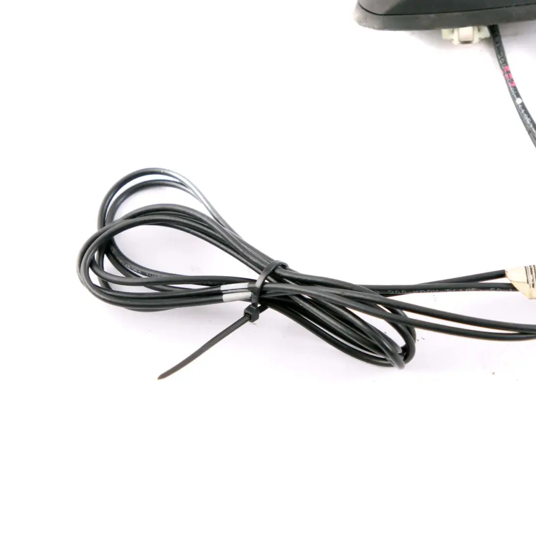 Roof Aerial Shark Fin Antenna C-Class to Mercedes W204 with Part number A2048207675 Mercedes W204 Roof Aerial Shark Fin Antenna C-Class - SKU A2048207675 - Part number A2048207675