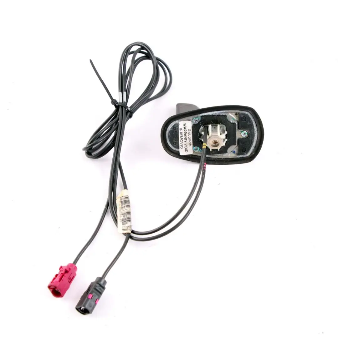 Antena Dachowa Shark Rekin do Mercedes W204 o numerze A2048207675 Mercedes W204 Antena Dachowa Shark Rekin - SKU A2048207675 - Numer Części A2048207675