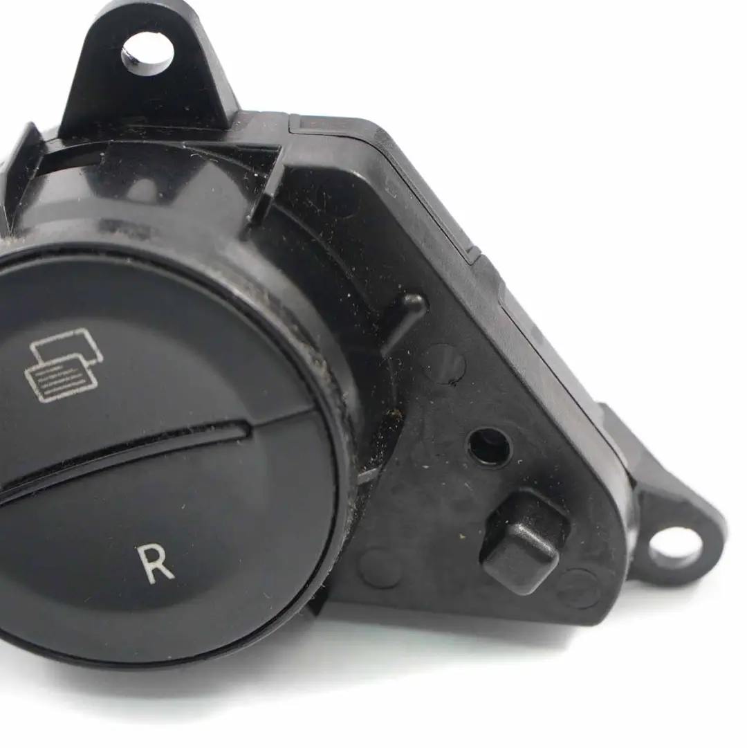 Przełącznik Przycisk Kierownicy do Mercedes W204 o numerze A2048210351 Mercedes W204 Przełącznik Przycisk Kierownicy - SKU A2048210351 - Numer Części A2048210351