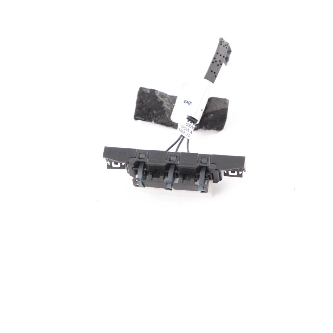 Aerial Antenna Amplifier Booster Control Unit to Mercedes W204 with Part number A2048270348 Mercedes W204 Aerial Antenna Amplifier Booster Control Unit - SKU A2048270348 - Part number A2048270348