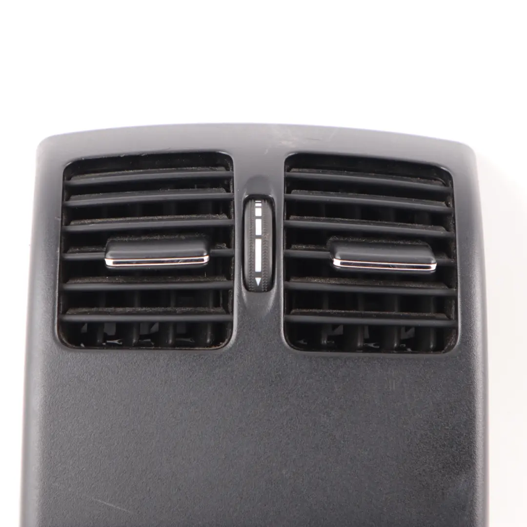 Console centrale bocchetta aria posteriore per Mercedes W204 con numero di parte A2048300954 Mercedes W204 Console centrale bocchetta aria posteriore - SKU A2048300954 - Numero di parte A2048300954