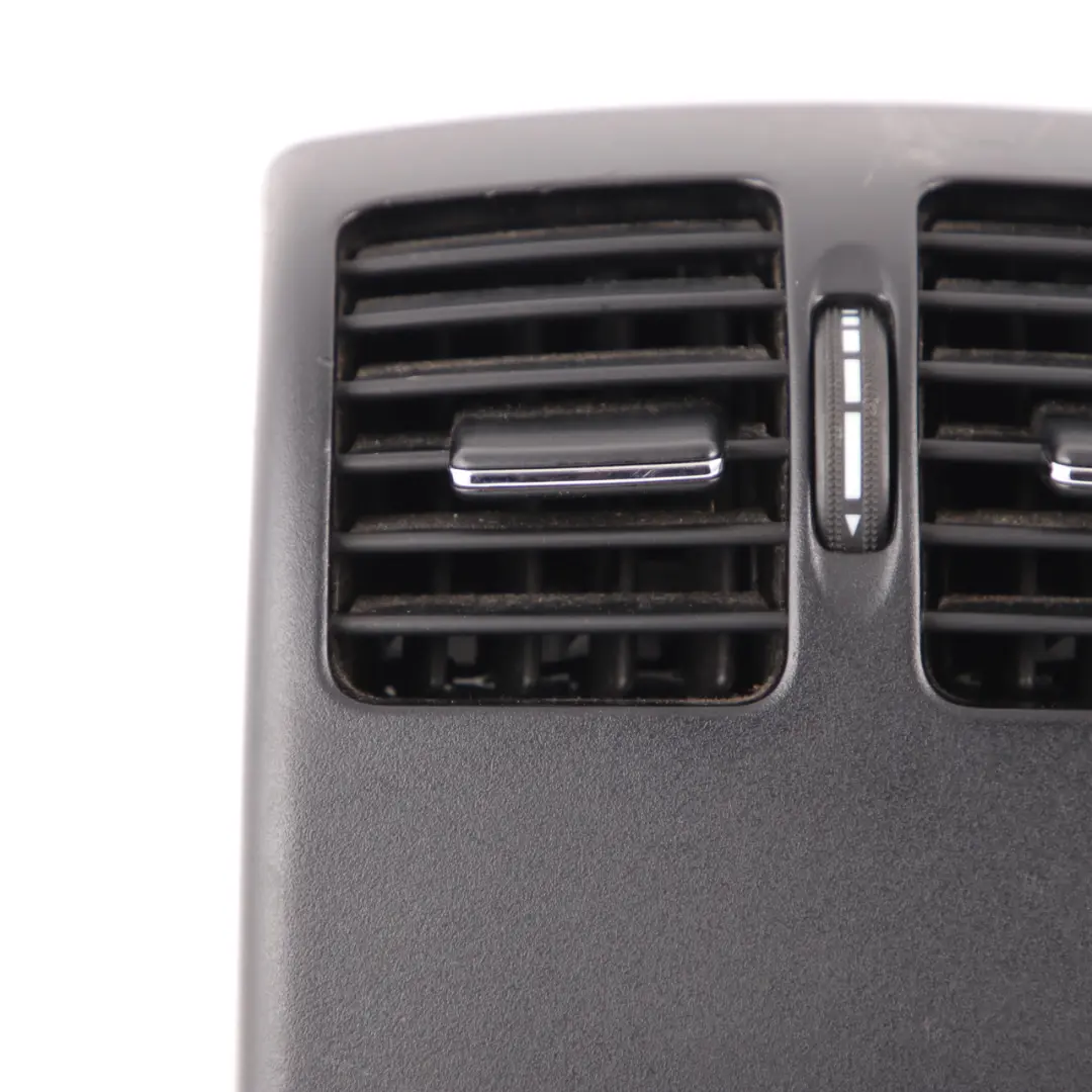 Mittelkonsole hintere Entlüftungsdüse für Mercedes W204 mit Teilenummer A2048300954 Mercedes W204 Mittelkonsole hintere Entlüftungsdüse - SKU A2048300954 - Teilenummer A2048300954