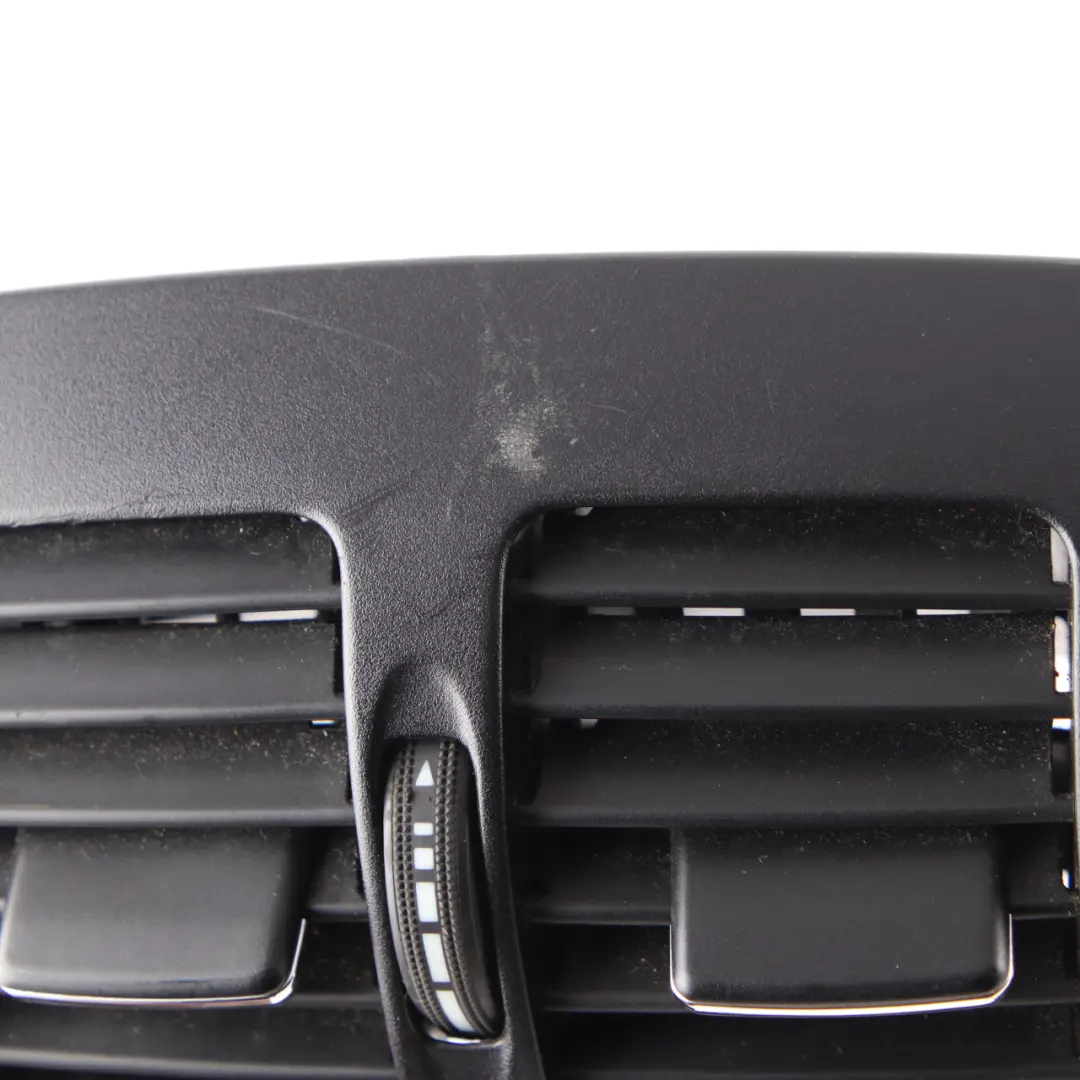 Mittelkonsole hintere Entlüftungsdüse für Mercedes W204 mit Teilenummer A2048300954 Mercedes W204 Mittelkonsole hintere Entlüftungsdüse - SKU A2048300954 - Teilenummer A2048300954