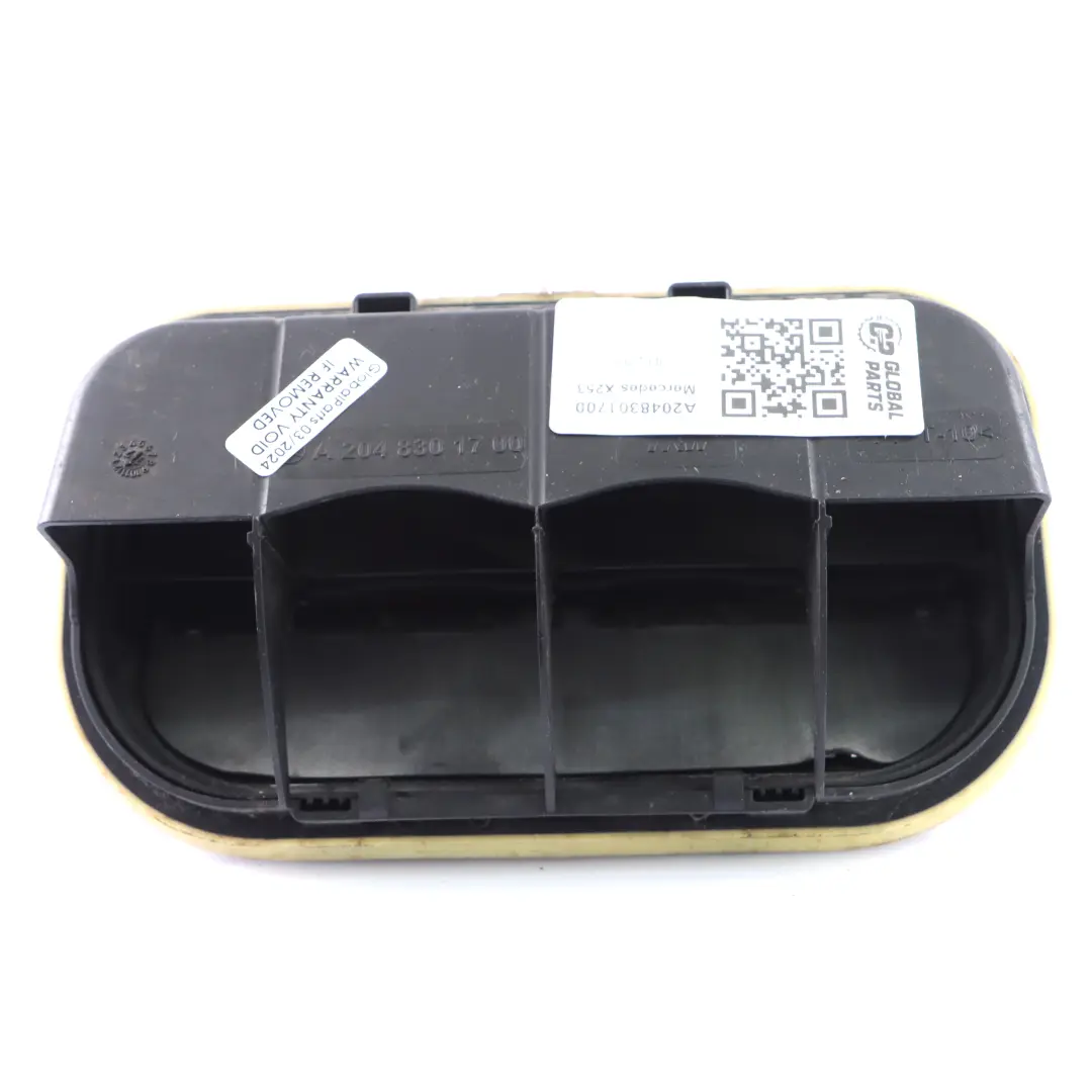 Trappe d'aération Mercedes X253 GLC 220d Gaine pour pare-chocs arrière droit pour à propos du numéro de pièce A2048301700 Trappe d'aération Mercedes X253 GLC 220d Gaine pour pare-chocs arrière droit - SKU A2048301700 - Numéro de pièce A2048301700