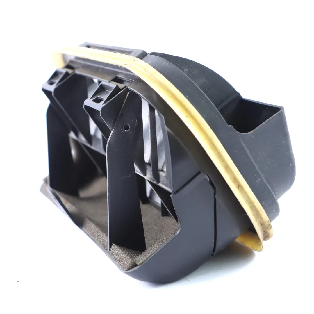 Aletta di ventilazione Mercedes X253 GLC 220d paraurti posteriore destra per con numero di parte A2048301700 Aletta di ventilazione Mercedes X253 GLC 220d paraurti posteriore destra - SKU A2048301700 - Numero di parte A2048301700