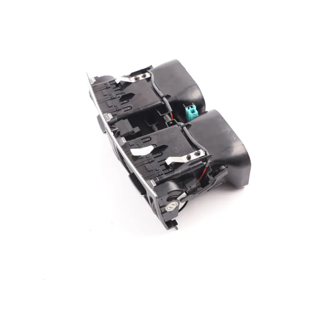 Cruscotto Griglia Aerazione Centrale Interruttore per Mercedes W204 con numero di parte A2048305754 Mercedes W204 Cruscotto Griglia Aerazione Centrale Interruttore - SKU A2048305754 - Numero di parte A2048305754