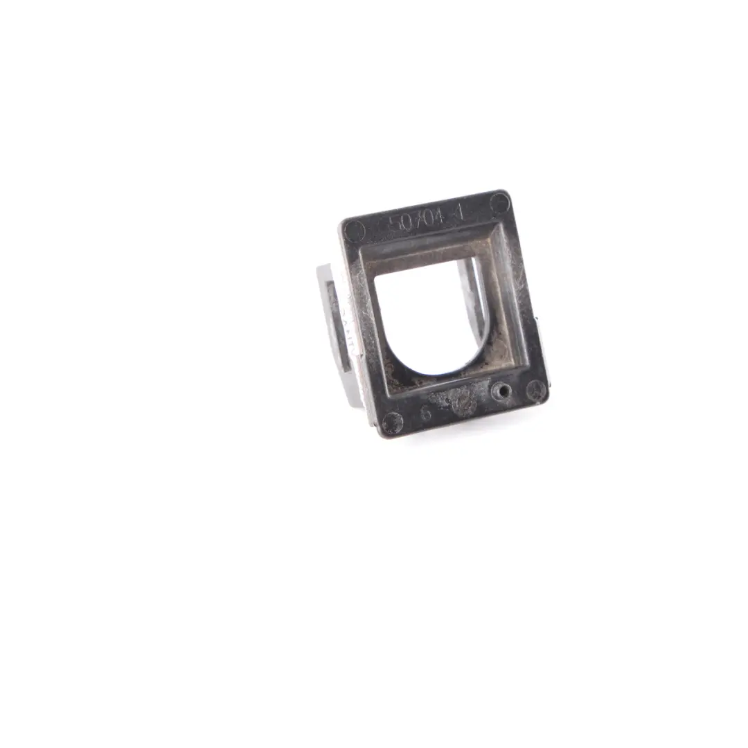 Mercedes W204 Lave-glace jet propre Support de fixation - SKU A2048320714 - Numéro de pièce A2048320714