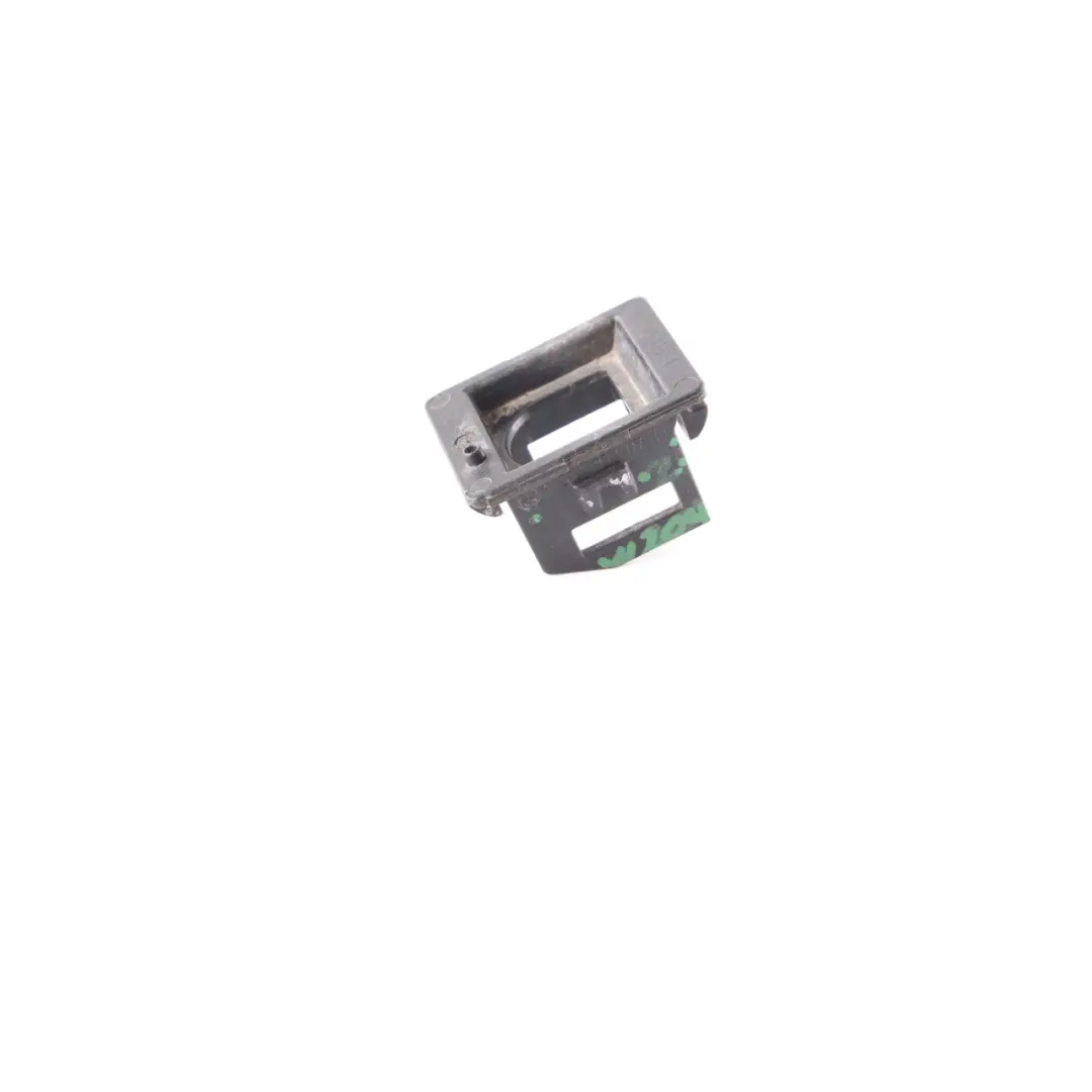 Mercedes W204 Lave-glace jet propre Support de fixation - SKU A2048320714 - Numéro de pièce A2048320714