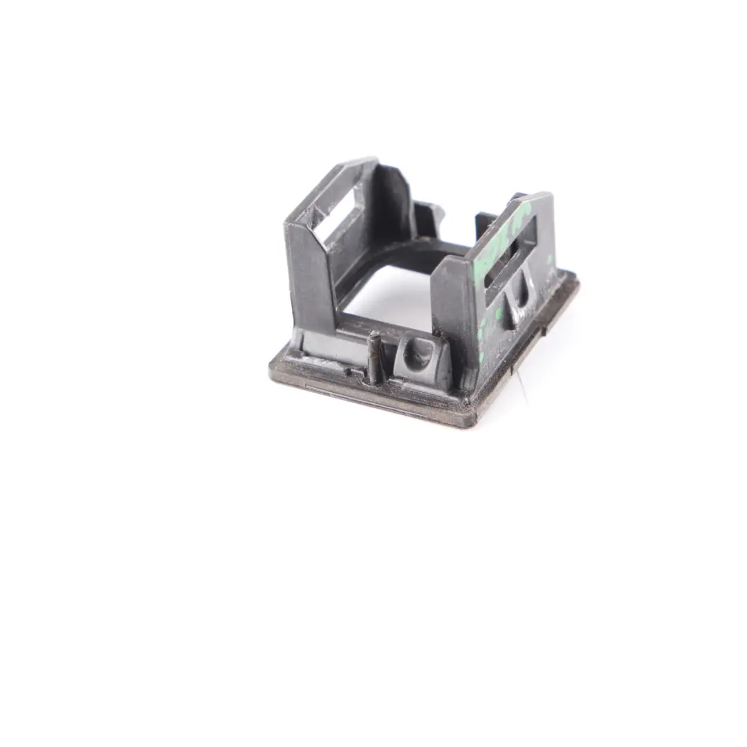 Mercedes W204 Lave-glace jet propre Support de fixation - SKU A2048320714 - Numéro de pièce A2048320714