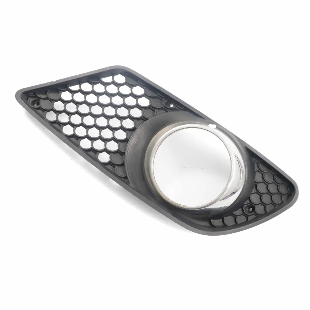Mercedes-Benz W204 Luftgitter Gitter Nebelscheinwerfer Rechts für mit Teilenummer A2048350353 Mercedes-Benz W204 Luftgitter Gitter Nebelscheinwerfer Rechts - SKU A2048350353 - Teilenummer A2048350353