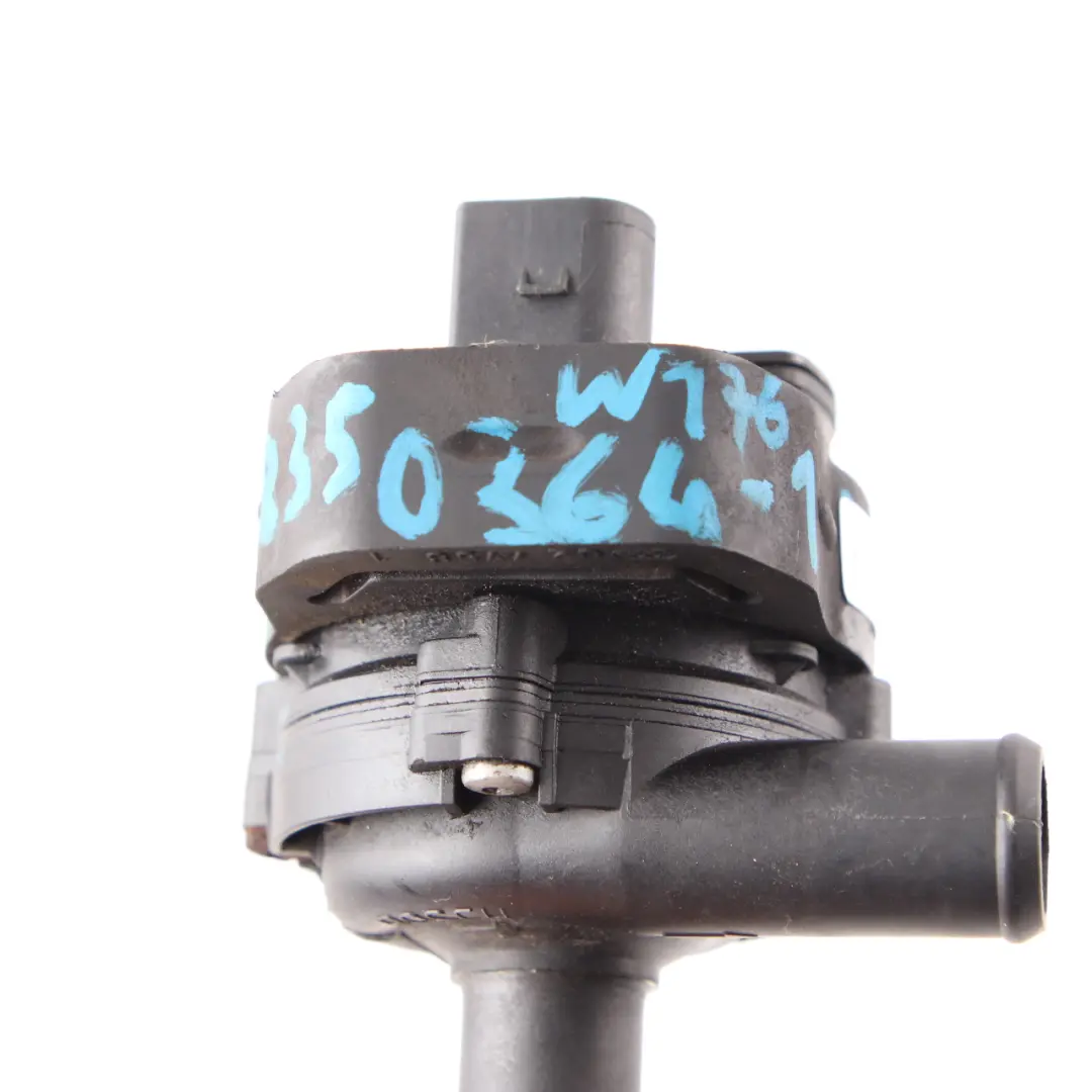 Dodatkowa Pompa Wody Chłodzącej do Mercedes W204 W212 W176 W246 o numerze A2048350364 Mercedes W204 W212 W176 W246 Dodatkowa Pompa Wody Chłodzącej - SKU A2048350364-1 - Numer Części A2048350364