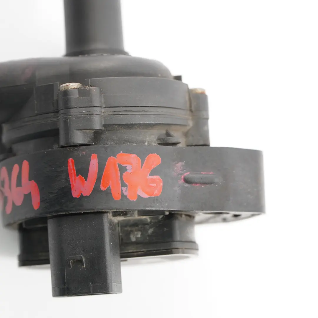 Pompe à eau de refroidissement auxiliaire pour Mercedes W176 W246 à propos du numéro de pièce A2048350364 Mercedes W176 W246 Pompe à eau de refroidissement auxiliaire - SKU A2048350364 - Numéro de pièce A2048350364