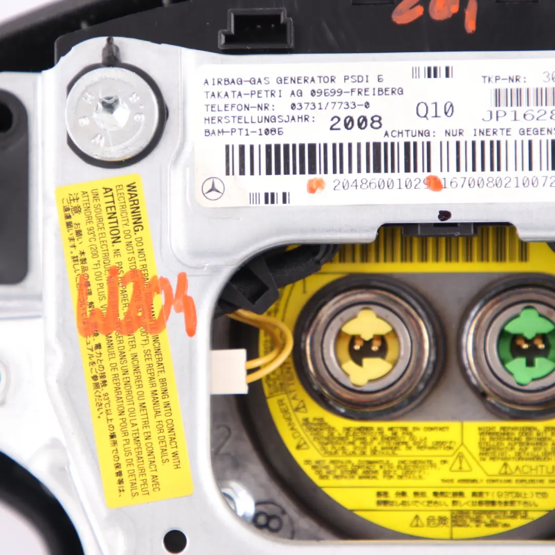 Poduszka Powietrzna Kierowcy Airbag Czarny do Mercedes W204 o numerze A2048600102 Mercedes W204 Poduszka Powietrzna Kierowcy Airbag Czarny - SKU A2048600102 - Numer Części A2048600102