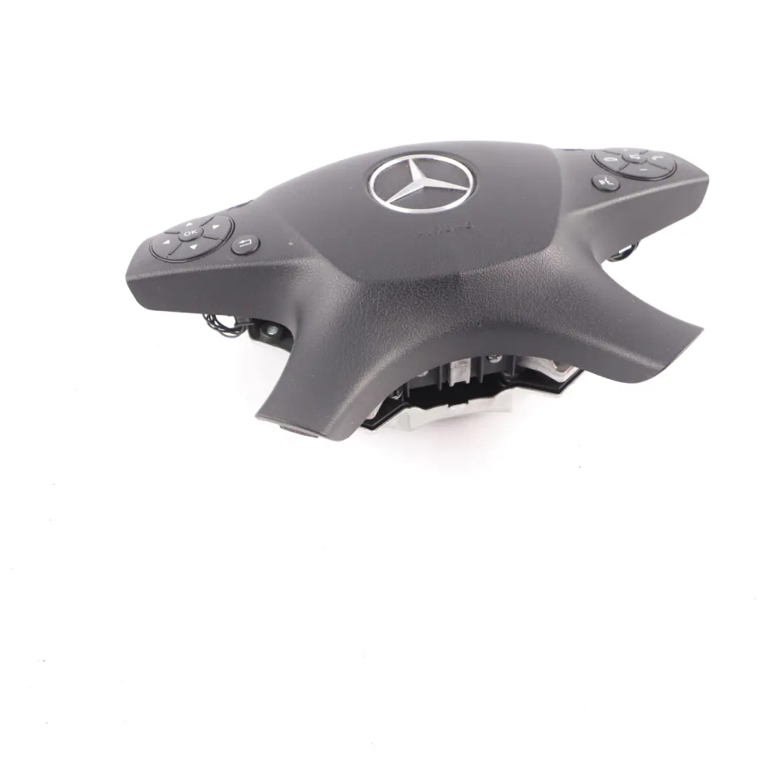 Airbag Lado Conductor Módulo Negro para Mercedes W204 Volante con número de pieza A2048600202 Mercedes W204 Volante Airbag Lado Conductor Módulo Negro - SKU A2048600202 - Número de pieza A2048600202