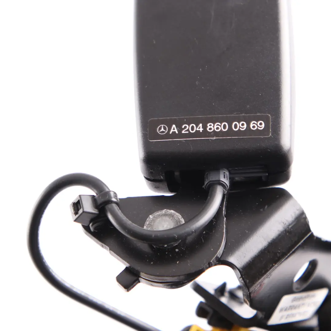 Boucle de siège Mercedes W204 Tendeur de ceinture arrière gauche pour à propos du numéro de pièce A2048600969 Boucle de siège Mercedes W204 Tendeur de ceinture arrière gauche - SKU A2048600969 - Numéro de pièce A2048600969