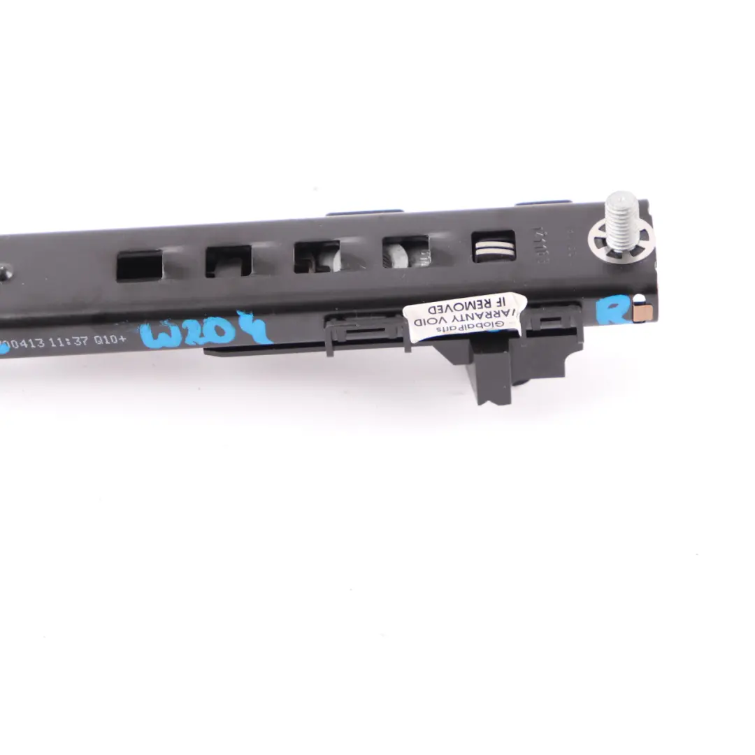 Regolatore altezza della cintura sicurezza anteriore per Mercedes W204 con numero di parte A2048600988 Mercedes W204 Regolatore altezza della cintura sicurezza anteriore - SKU A2048600988 - Numero di parte A2048600988