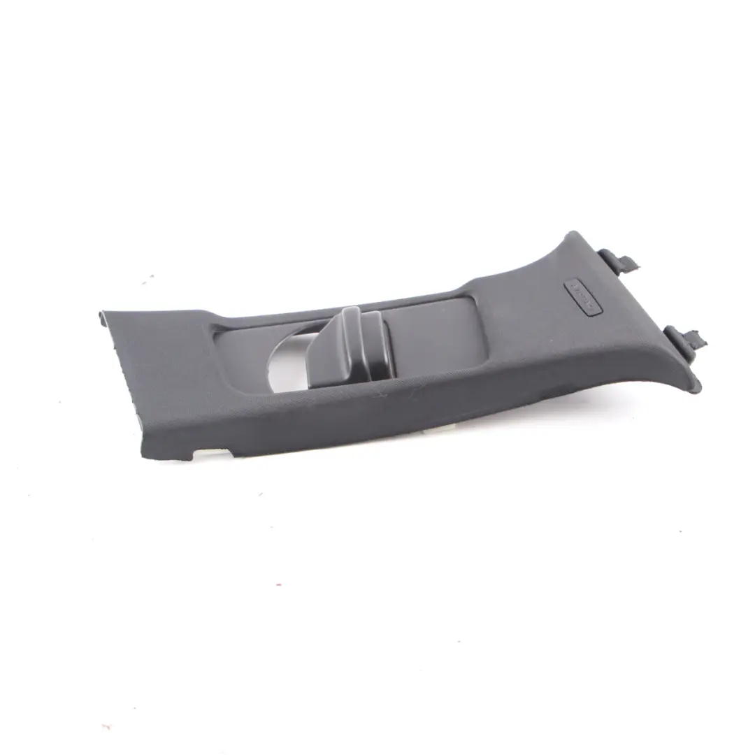 Embellecedor Pilar B Panel Interior Derecho Negro para Mercedes W204 con número de pieza A2048601030 Mercedes W204 Embellecedor Pilar B Panel Interior Derecho Negro - SKU A2048601030 - Número de pieza A2048601030