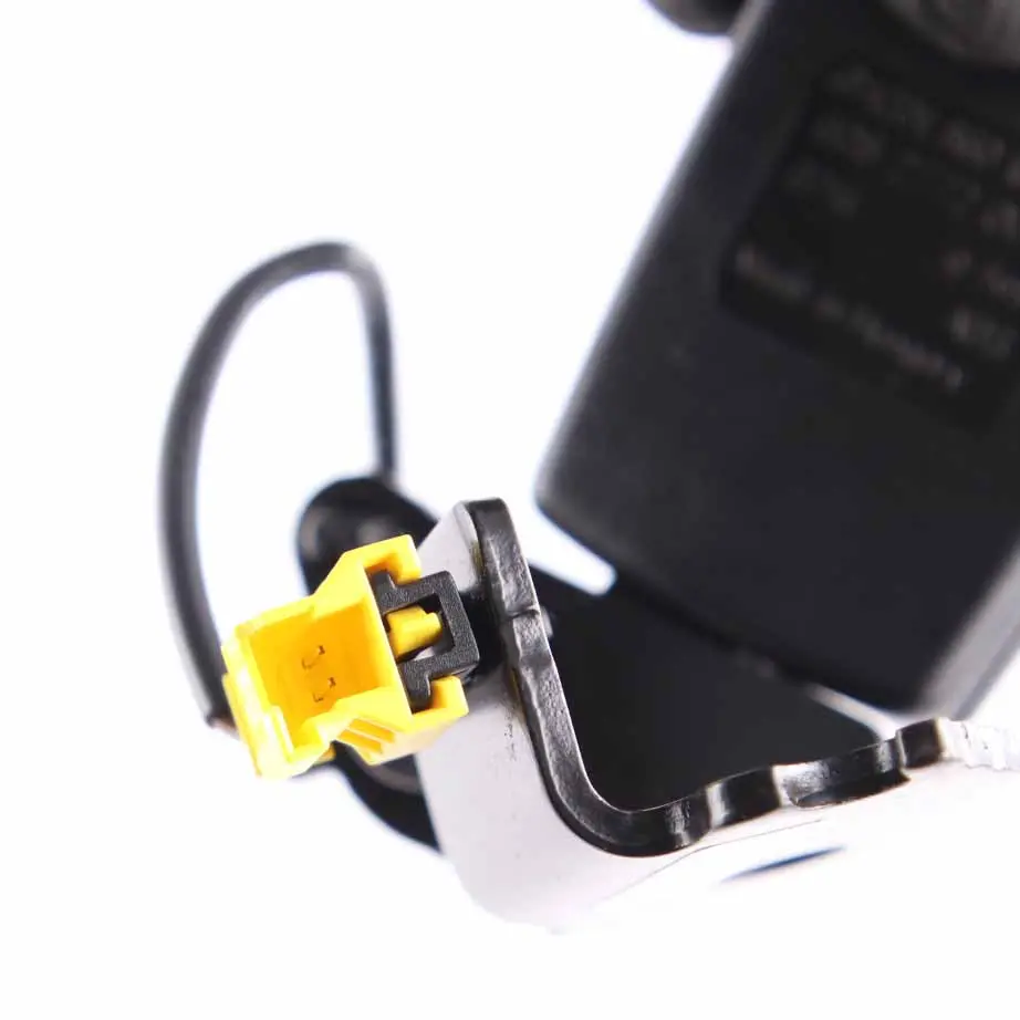  Boucle siège Mercedes W204 Courroie de tension arrière droite - SKU A2048601069 - Numéro de pièce A2048601069