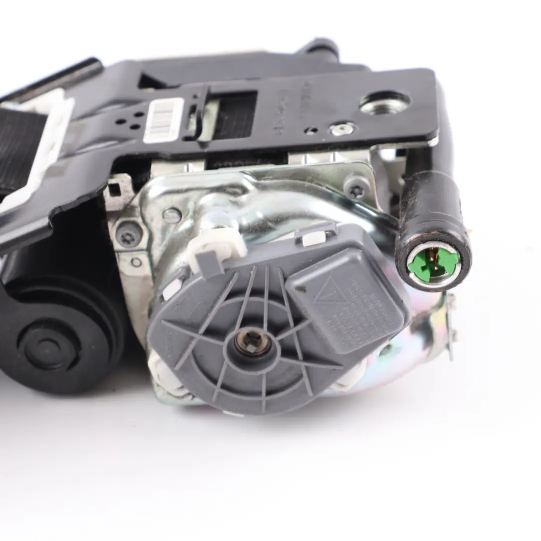 Belt Passeger Side Left N/S Safety Belt Black to Mercedes W204 Seat with Part number A2048601786 Mercedes W204 Seat Belt Passeger Side Left N/S Safety Belt Black - SKU A2048601786 - Part number A2048601786