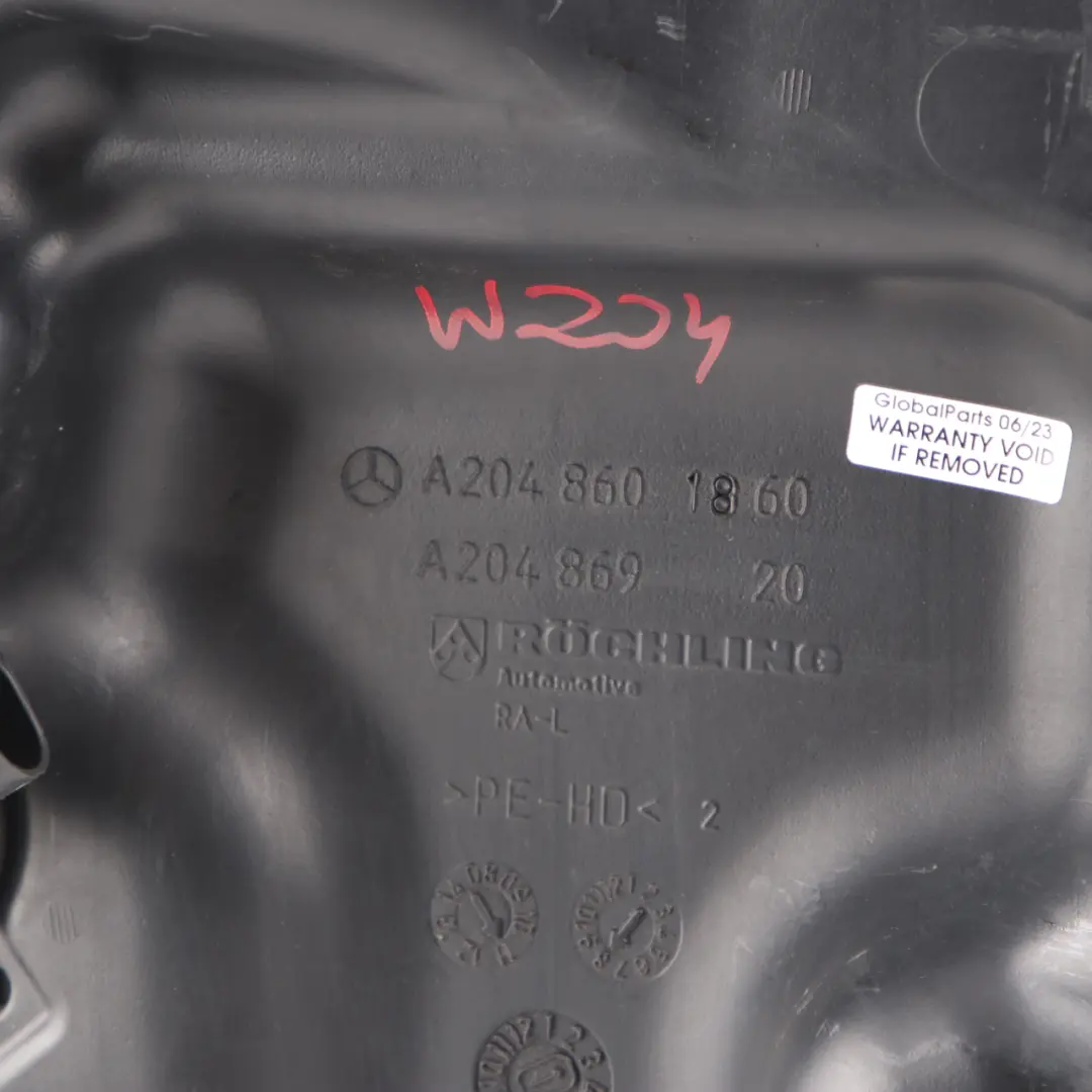 Zbiornik Płynu Spryskiwaczy do Mercedes W204 W212 o numerze A2048601860 Mercedes W204 W212 Zbiornik Płynu Spryskiwaczy - SKU A2048601860-1 - Numer Części A2048601860