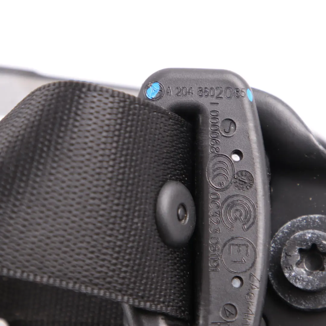 Ceinture sécurité avant droite Ceinture sécurité noire pour Mercedes W204 à propos du numéro de pièce A2048602085 Mercedes W204 Ceinture sécurité avant droite Ceinture sécurité noire - SKU A2048602085 - Numéro de pièce A2048602085