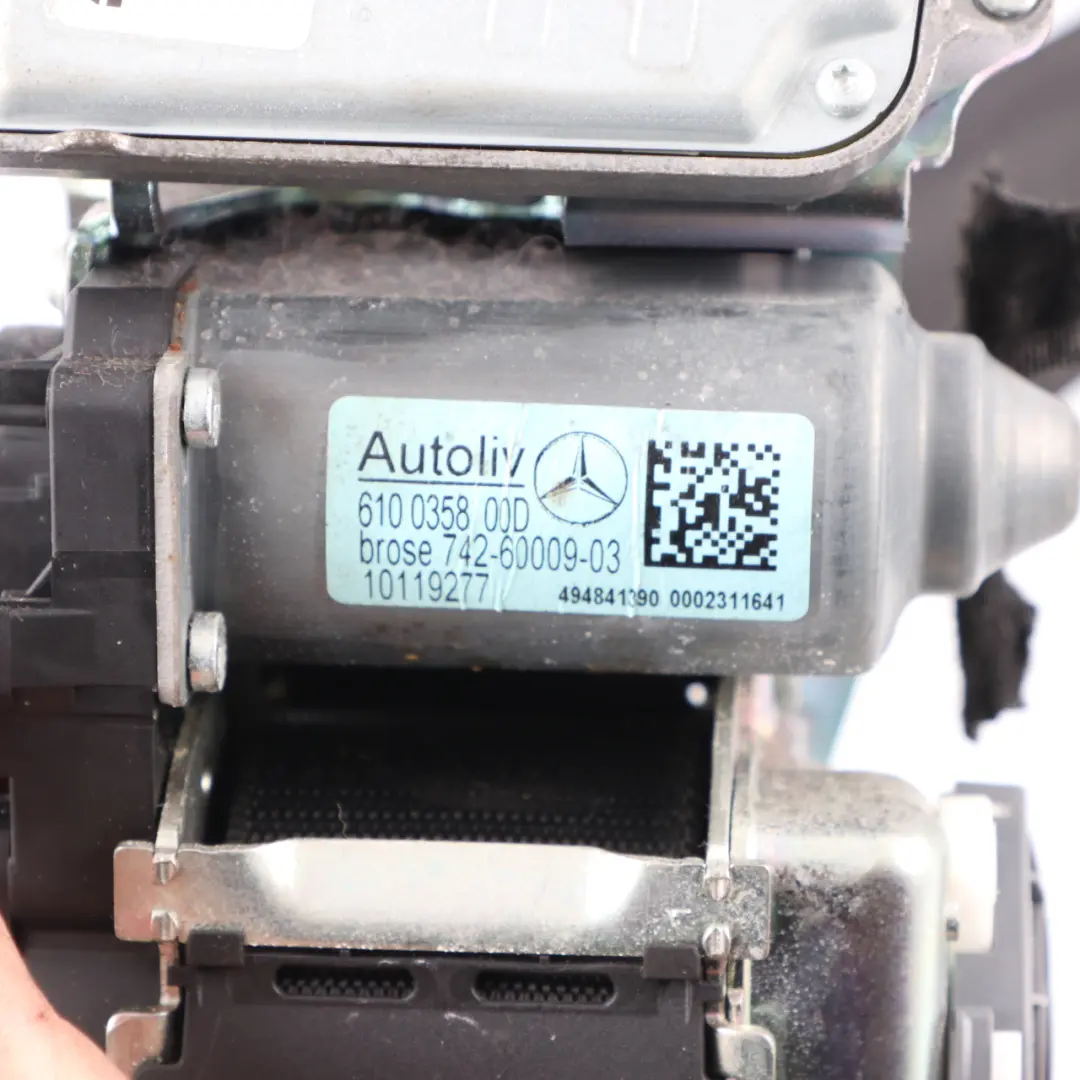 vorne rechts Sicherheitsgurt Schwarz für Mercedes W204 S204 mit Teilenummer A2048602086 Mercedes W204 S204 vorne rechts Sicherheitsgurt Schwarz - SKU A2048602086 - Teilenummer A2048602086