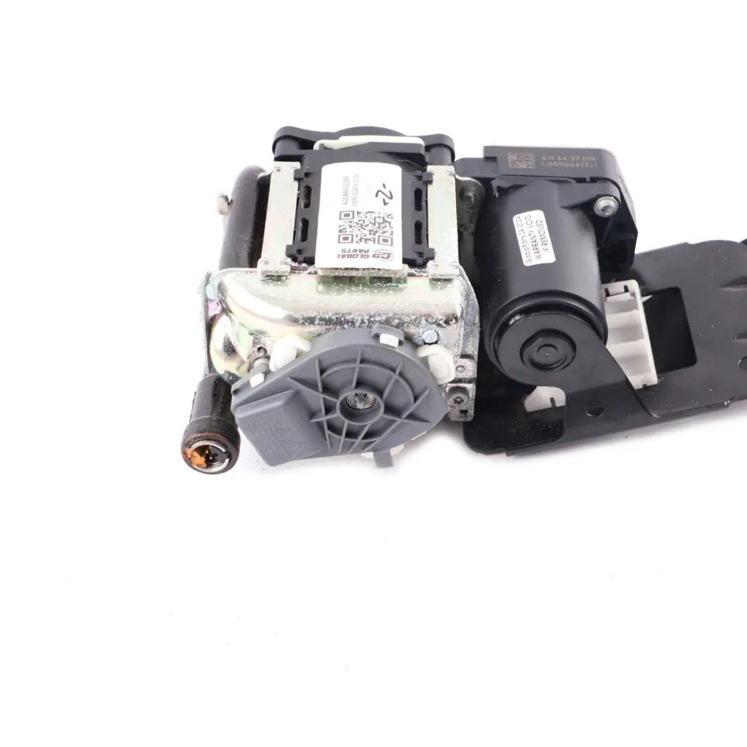 Mercedes W204 Ceinture de sécurité avant droite - SKU A2048602286 - Numéro de pièce A2048602286