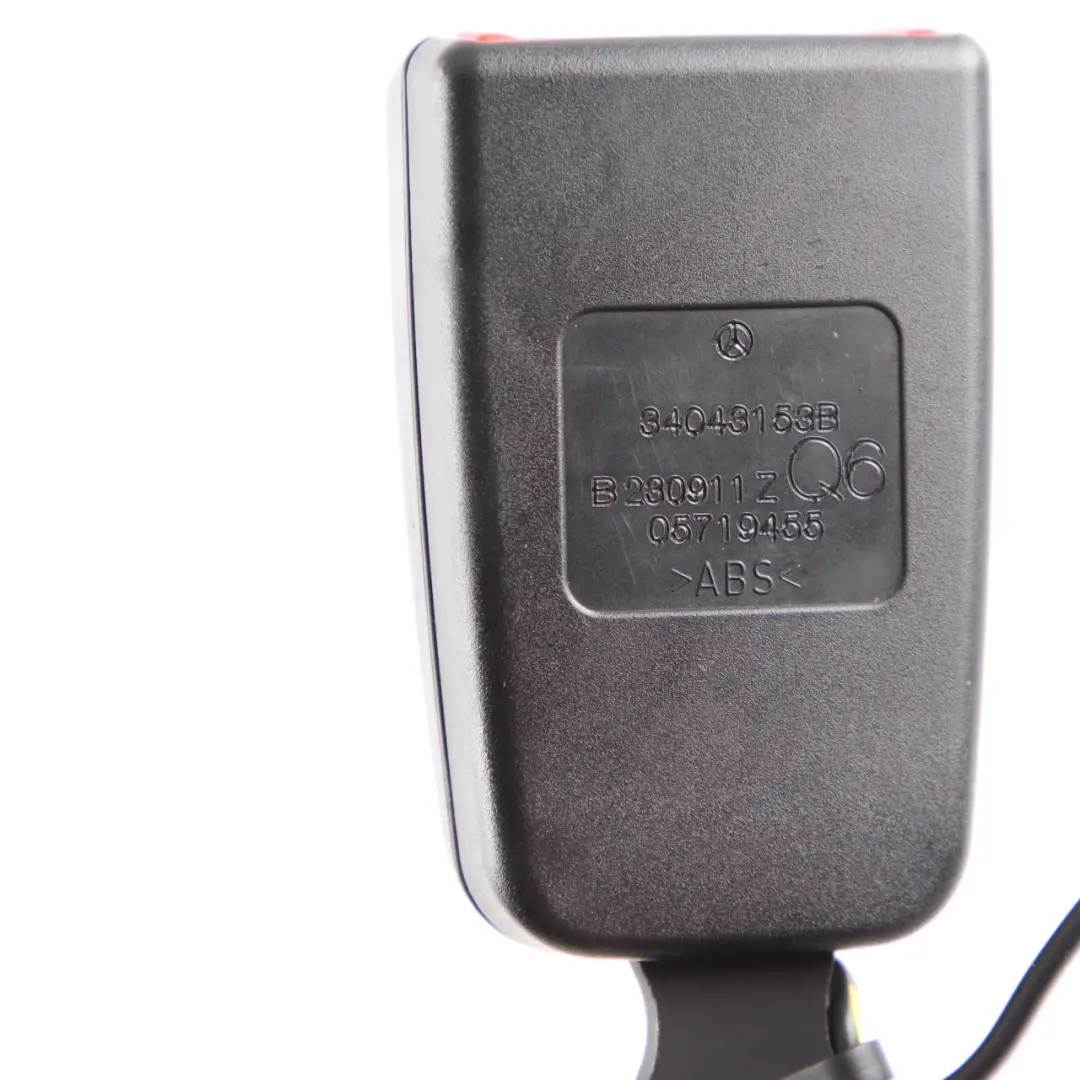 Mercedes W204 Ceinture de Sécurité - Tendeur Inférieure - Centre arrière - SKU A2048602669-2 - Numéro de pièce A2048602669