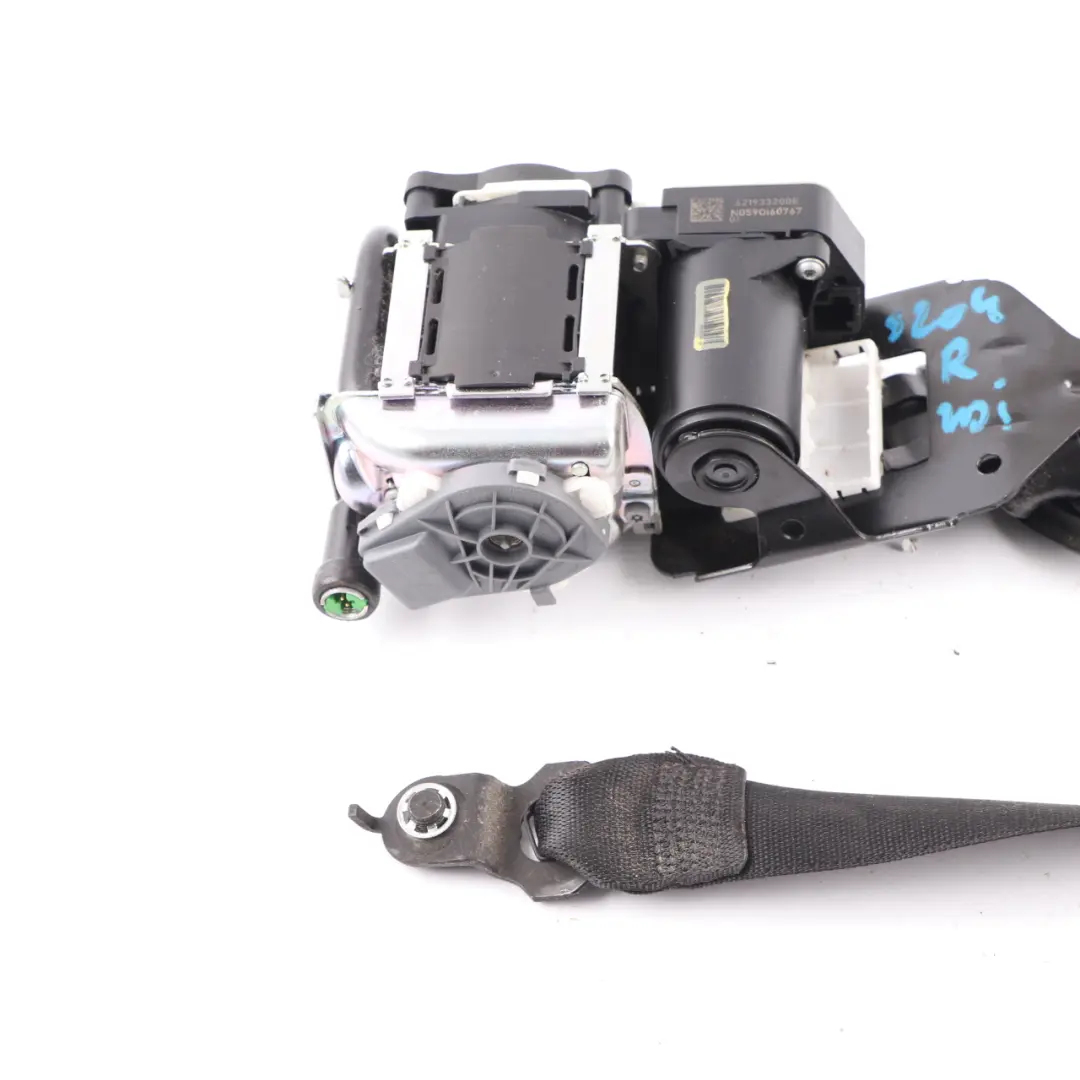  Sicherheitsgurt Mercedes W204 S204 vorne rechts oberer Gurt schwarz - SKU A2048604686 - Teilenummer A2048604686