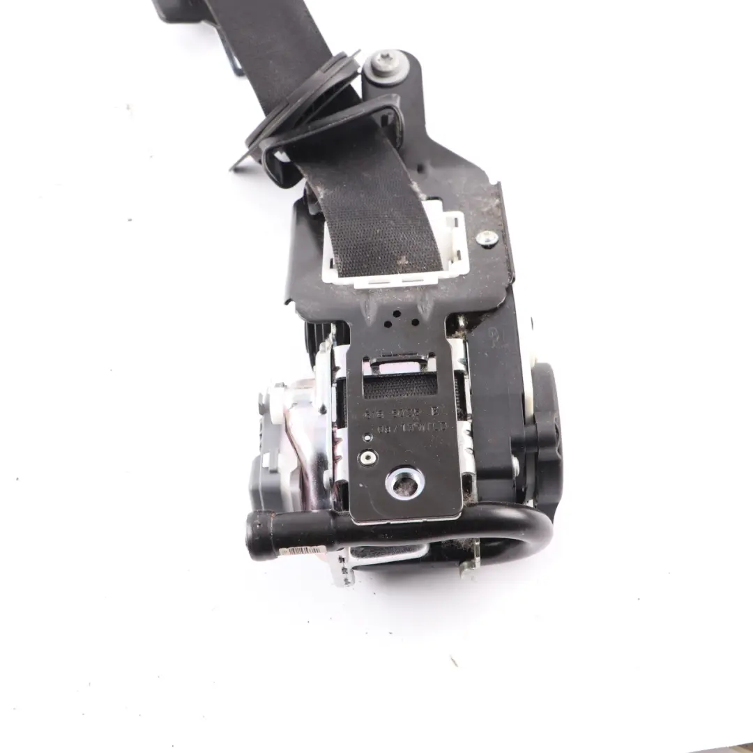 Ceinture sécurité Mercedes W204 S204 supérieure avant droite noire pour à propos du numéro de pièce A2048604686 Ceinture sécurité Mercedes W204 S204 supérieure avant droite noire - SKU A2048604686 - Numéro de pièce A2048604686