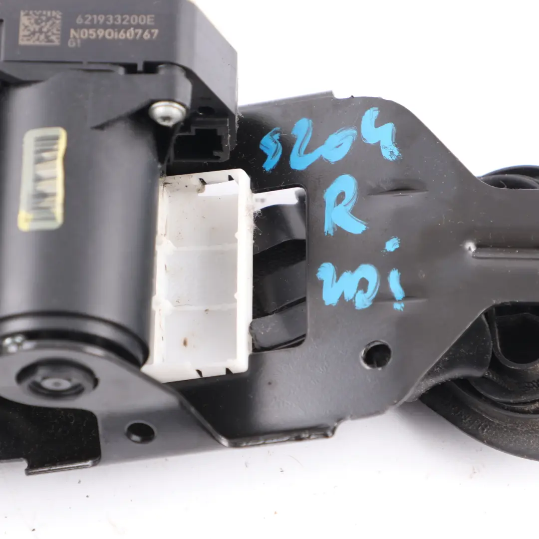  Ceinture sécurité Mercedes W204 S204 supérieure avant droite noire - SKU A2048604686 - Numéro de pièce A2048604686