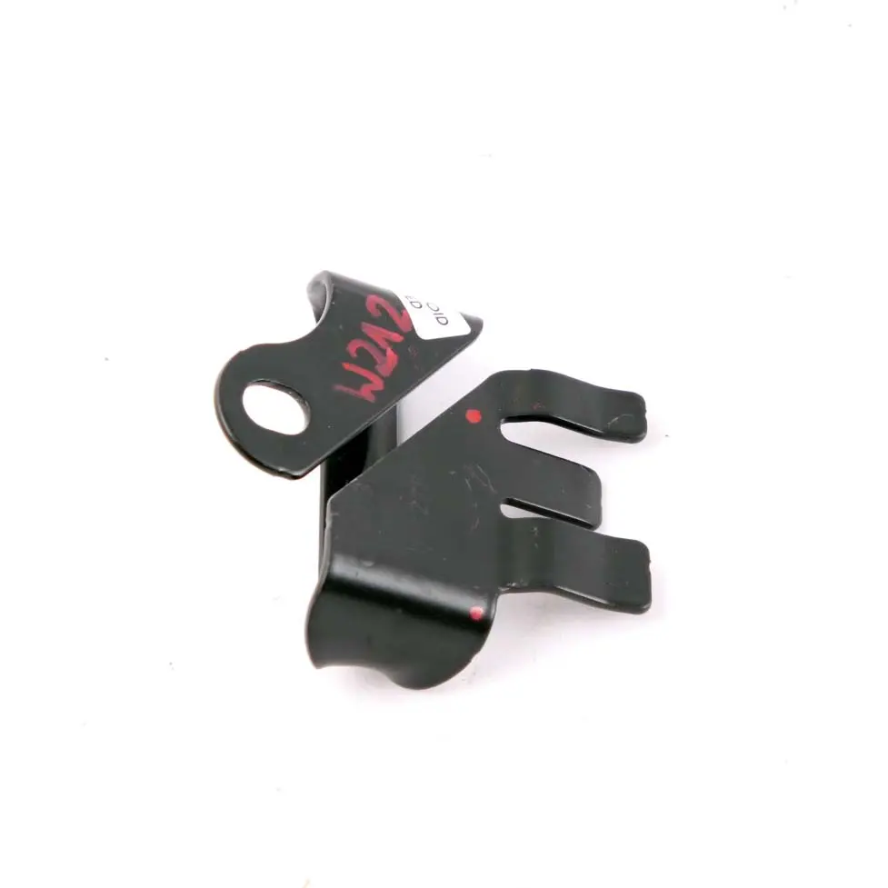 Mercedes W212 Seatbelt Bracket Front Seat Belt Lower Guide E-Class - SKU A2048680022 - Numéro de pièce A2048680022