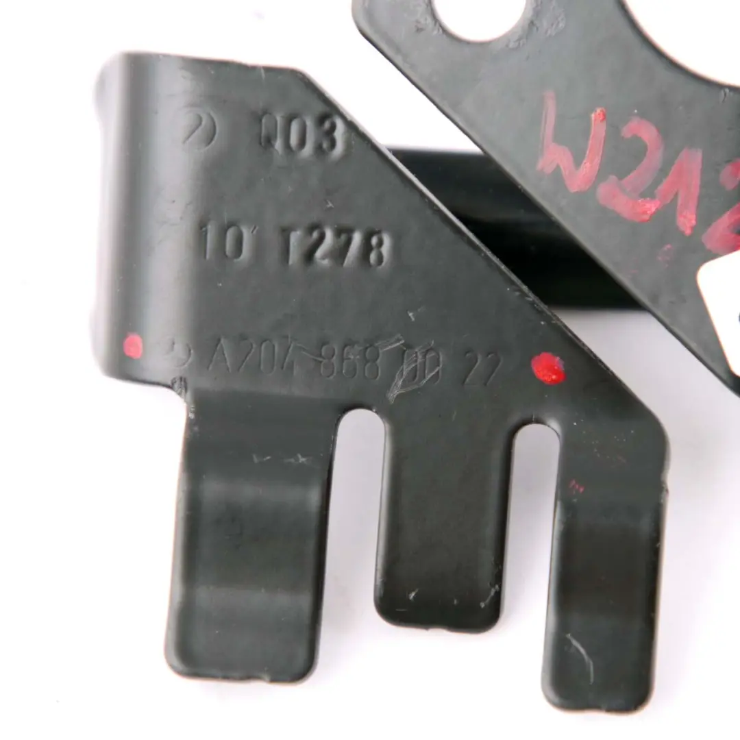 Staffa Cintura Sicurezza per Mercedes W212 con numero di parte A2048680022 Mercedes W212 Staffa Cintura Sicurezza - SKU A2048680022 - Numero di parte A2048680022