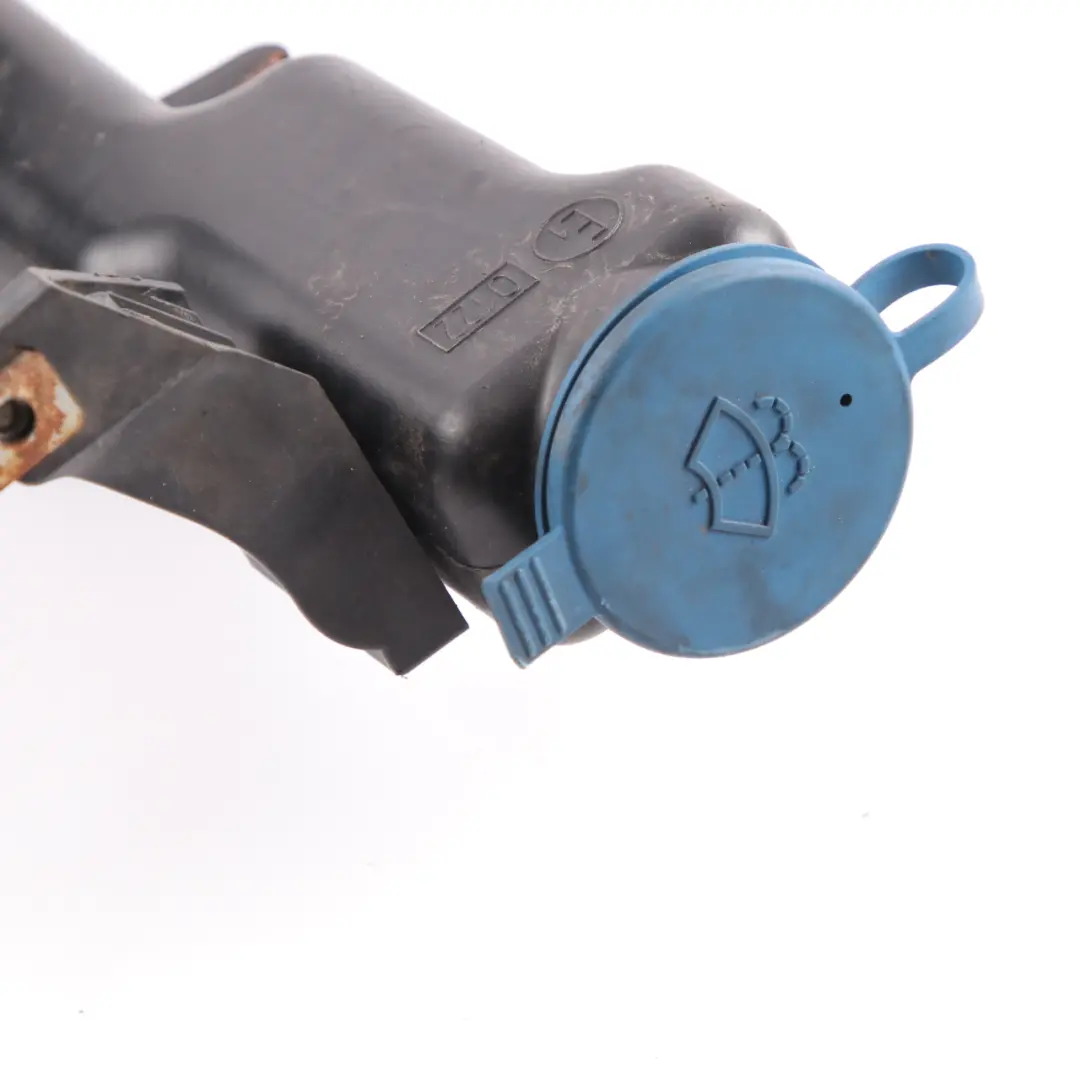 Zbiornik Płynu Spryskiwaczy do Mercedes W204 W212 o numerze A2048690100 Mercedes W204 W212 Zbiornik Płynu Spryskiwaczy - SKU A2048690100 - Numer Części A2048690100