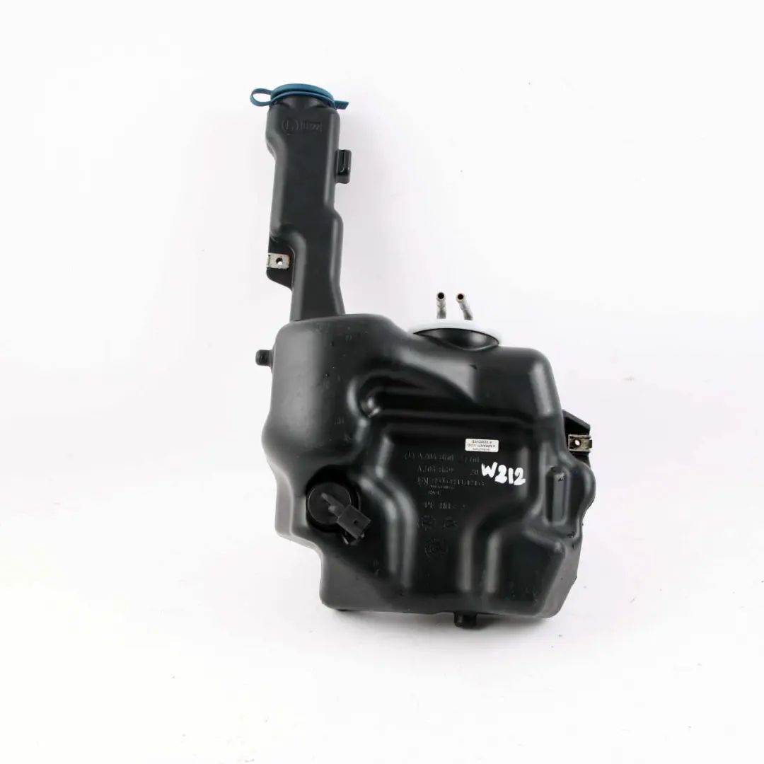 Lavacristalli Serbatoio Fari Parabrezza A2048602360 per Mercedes W204 W212 con numero di parte A2048691220 Mercedes W204 W212 Lavacristalli Serbatoio Fari Parabrezza A2048602360 - SKU A2048691220 - Numero di parte A2048691220
