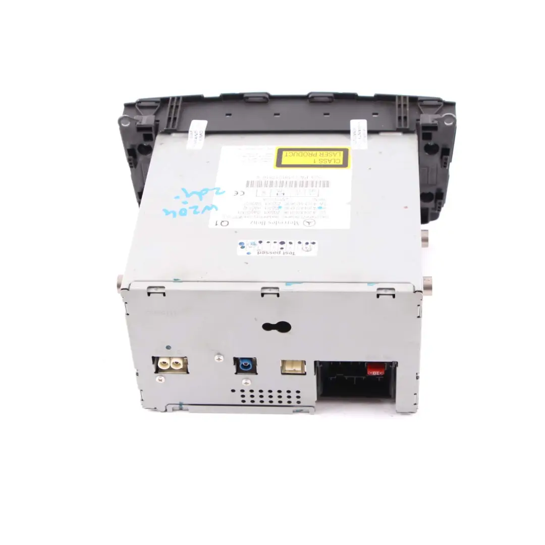 Radio Mercedes W204 COMAND Navi CD Unidad Principal para con número de pieza A2048700196 Radio Mercedes W204 COMAND Navi CD Unidad Principal - SKU A2048700196 - Número de pieza A2048700196