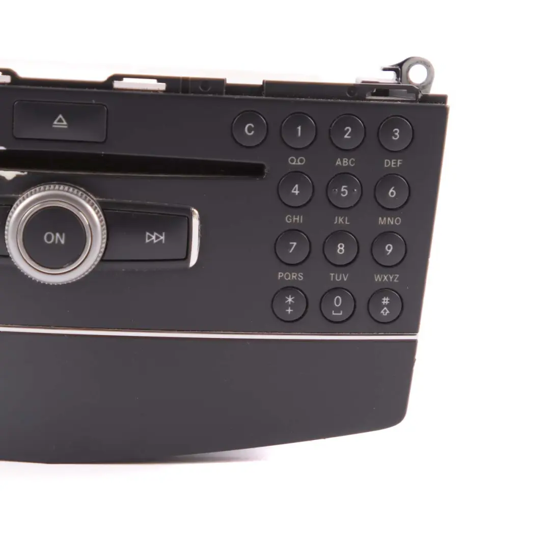 Radioodtwarzacz CD do Mercedes W204 o numerze A2048700196 Mercedes W204 Radioodtwarzacz CD - SKU A2048700196 - Numer Części A2048700196