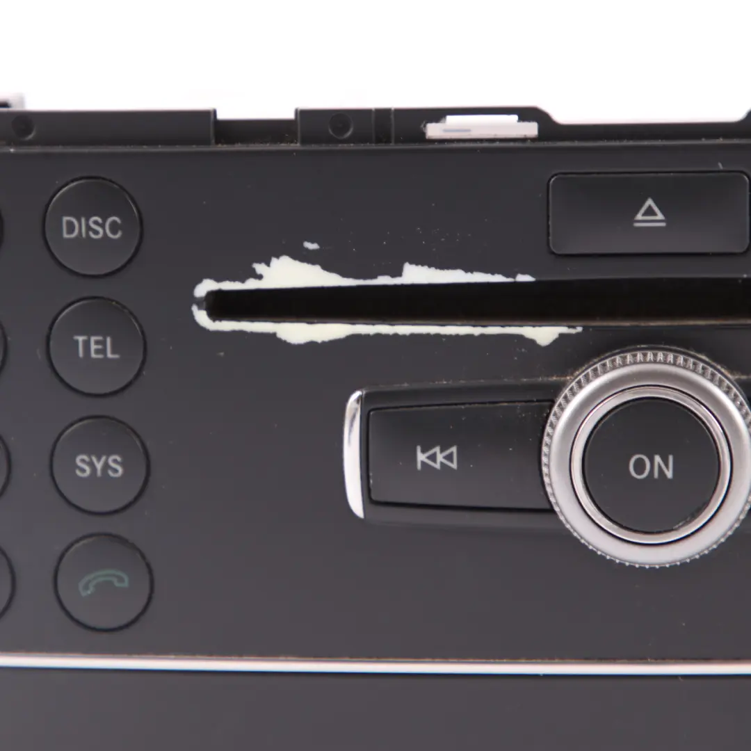 Mercedes W204 Radioodtwarzacz CD - SKU A2048700196 - Numer Części A2048700196