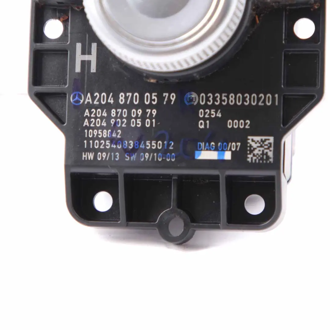 Navigationsschalter Comand Multifunktionsknopf Knopf für Mercedes W204 mit Teilenummer A2048700579 Mercedes W204 Navigationsschalter Comand Multifunktionsknopf Knopf - SKU A2048700579 - Teilenummer A2048700579