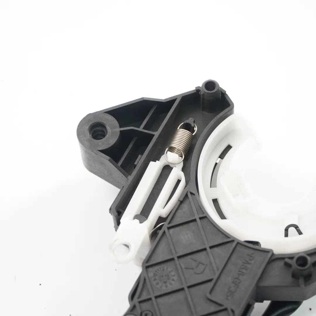 Mercedes W204 Mechanizm Regulacji Blokady Oparcia Fotela Przedniego Prawego - SKU A2048701651 - Numer Części A2048701651