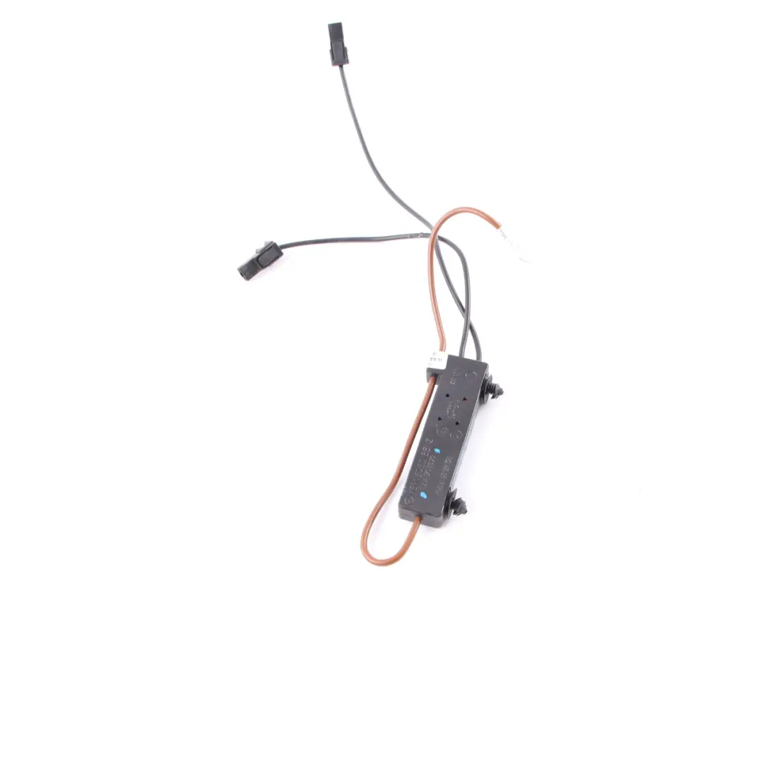 Mercedes W204 Wzmacniacz Antenowy Lewy - SKU A2048708390 - Numer Części A2048708390