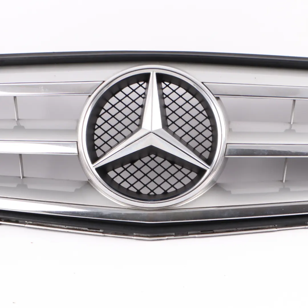 Mercedes W204 Capó Rejilla Delantera Radiador Beam Plata Cromo - SKU A2048800023 - Número de pieza A2048800023