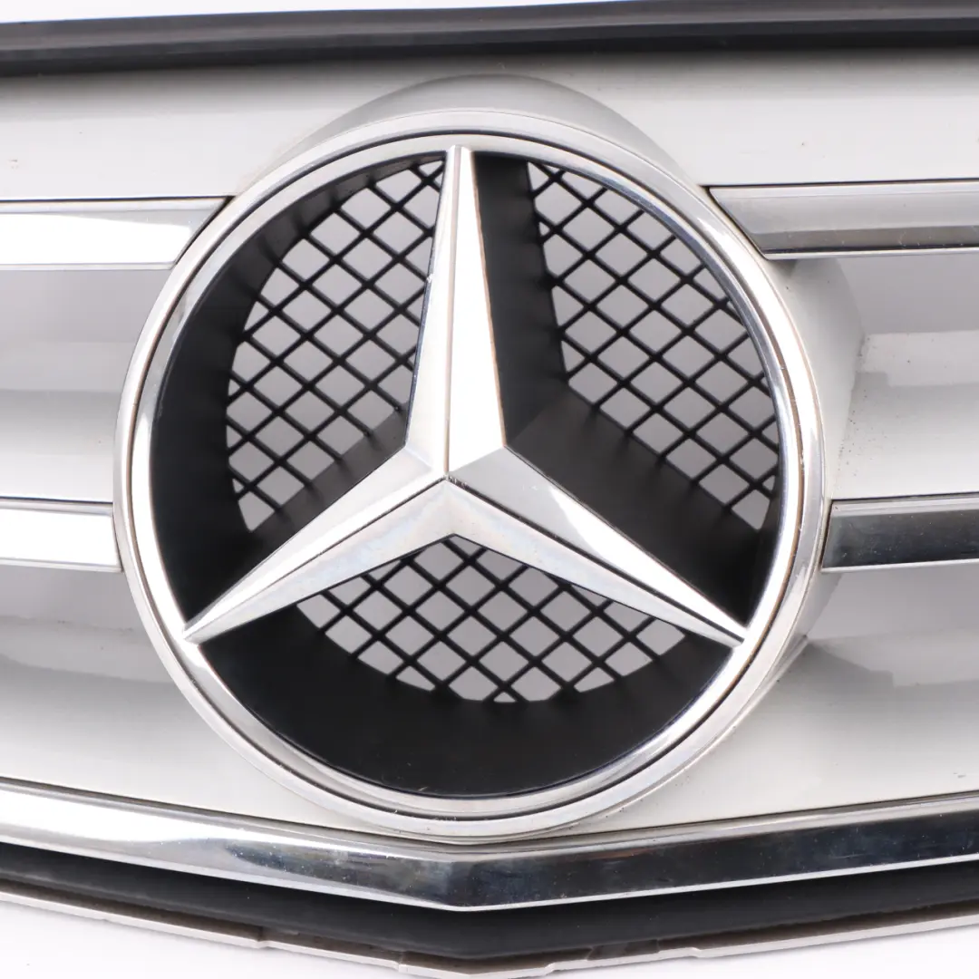 Mercedes W204 Capó Rejilla Delantera Radiador Beam Plata Cromo - SKU A2048800023 - Número de pieza A2048800023