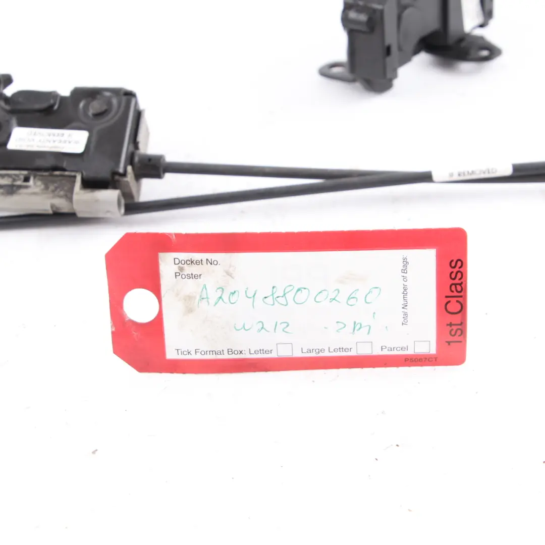  Blocco cofano Mercedes W204 W212 Chiusura sinistra a destra - SKU A2048800260 - Numero di parte A2048800260