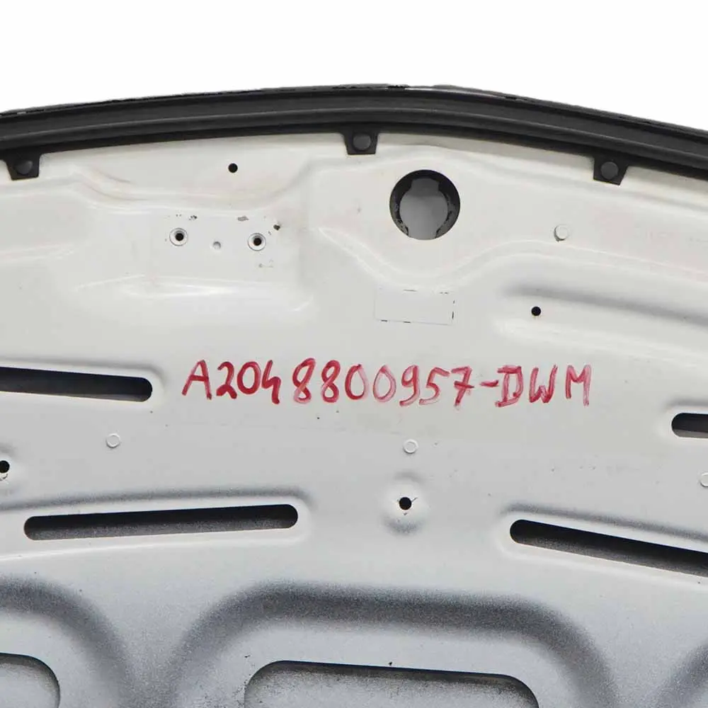 Maska Silnika Obsidian Black - 197 do Mercedes W204 o numerze A2048800957 Mercedes W204 Maska Silnika Obsidian Black - 197 - SKU A2048800957-DWM - Numer Części A2048800957