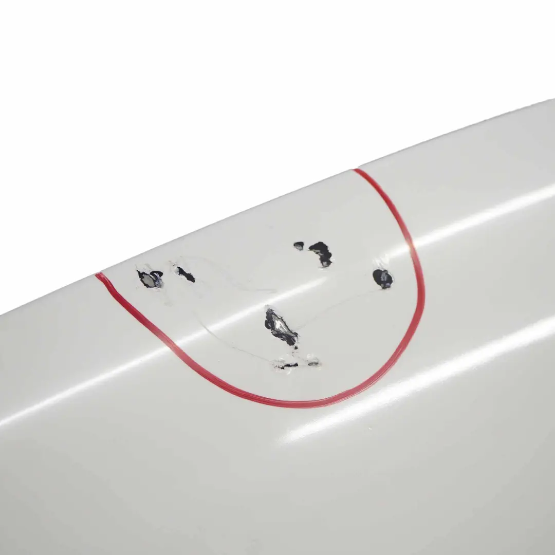 Maska Silnika Obsidian Black - 197 do Mercedes W204 o numerze A2048800957 Mercedes W204 Maska Silnika Obsidian Black - 197 - SKU A2048800957-DWM - Numer Części A2048800957