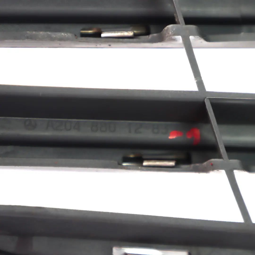 Griglia cofano anteriore radiatore Pannello argento per Mercedes W204 con numero di parte A2048801283 Mercedes W204 Griglia cofano anteriore radiatore Pannello argento - SKU A2048801283-1 - Numero di parte A2048801283