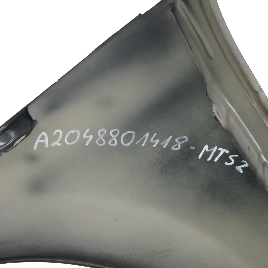 Panneau latéral de l'aile avant droite Magnetit Schwarz Black 183 pour Mercedes W204 à propos du numéro de pièce A2048801418 Mercedes W204 Panneau latéral de l'aile avant droite Magnetit Schwarz Black 183 - SKU A2048801418-MTS2 - Numéro de pièce A2048801418