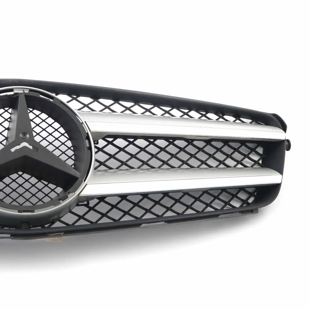 Coupé Cofano Griglia Radiatore Coprire Pannello Trim per Mercedes W204 con numero di parte A2048802183 Mercedes W204 Coupé Cofano Griglia Radiatore Coprire Pannello Trim - SKU A2048802183-1 - Numero di parte A2048802183