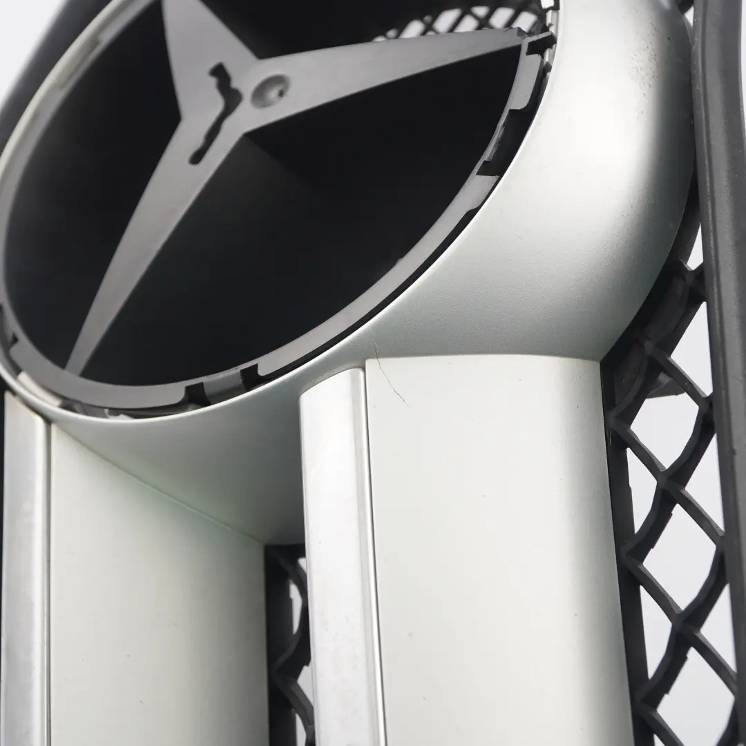 Capot Bonnet Grille Cache radiateur Panneau pour Mercedes W204 Coupe à propos du numéro de pièce A2048802183 Mercedes W204 Coupe Capot Bonnet Grille Cache radiateur Panneau - SKU A2048802183-1 - Numéro de pièce A2048802183